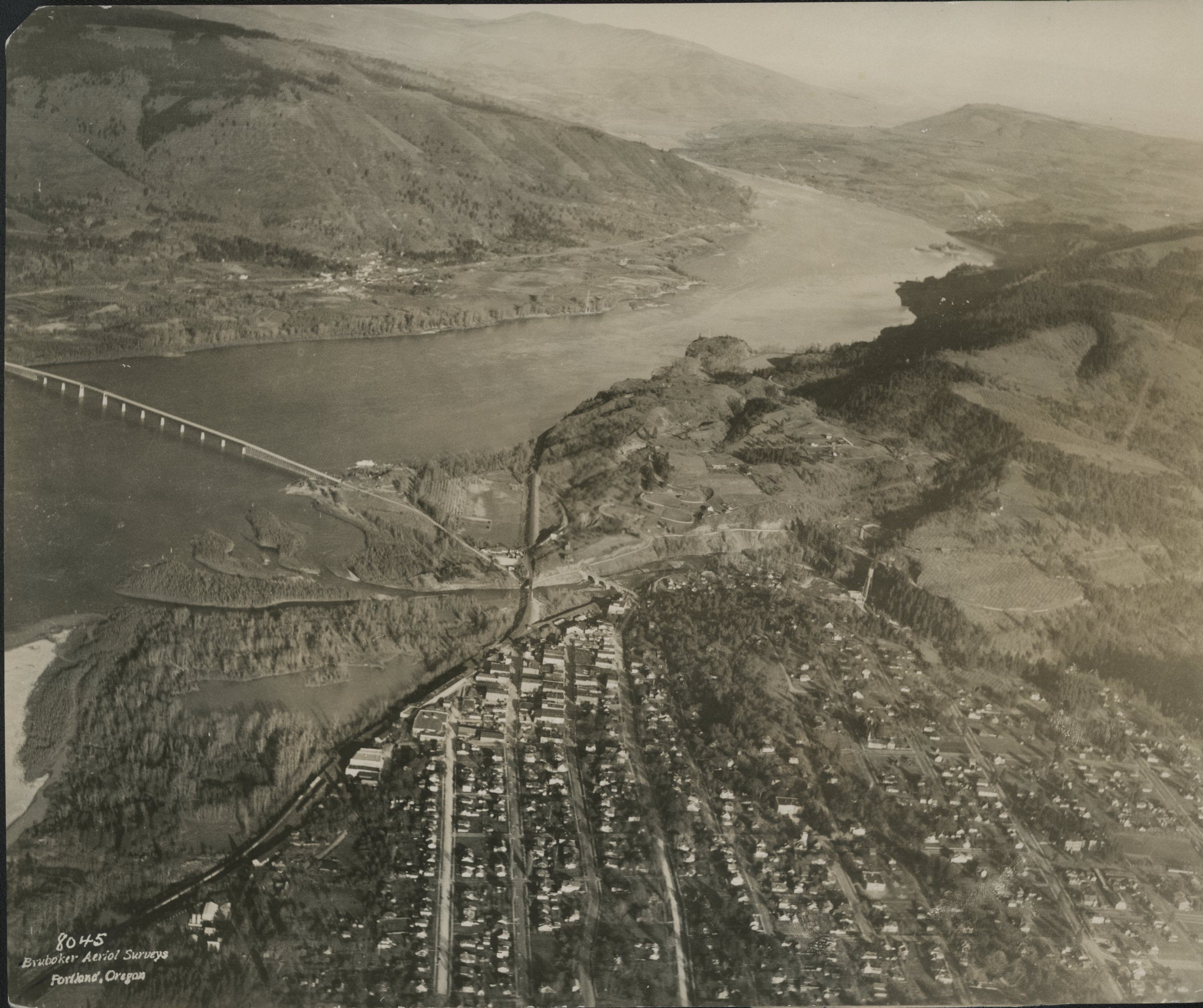 Aerial view of Hood River, 1930
