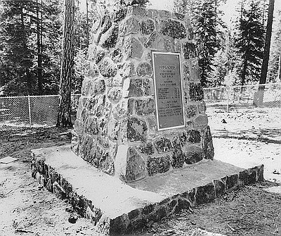War Memorial, Lake County