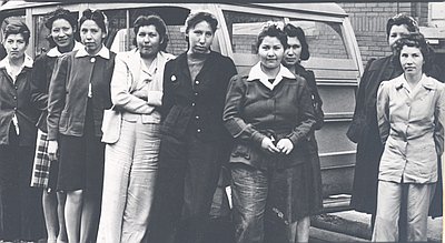 Native American women from Chemawa train to work in shipyards